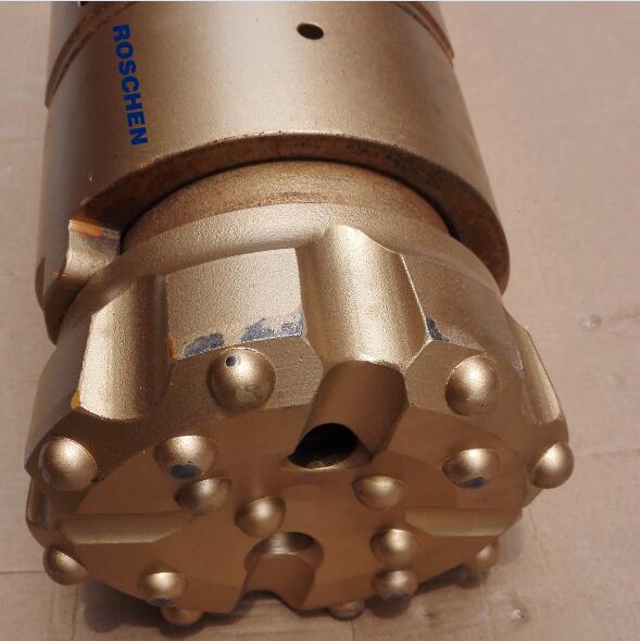 Sistema de perforaci&oacute;n de carcasa exc&eacute;ntrica