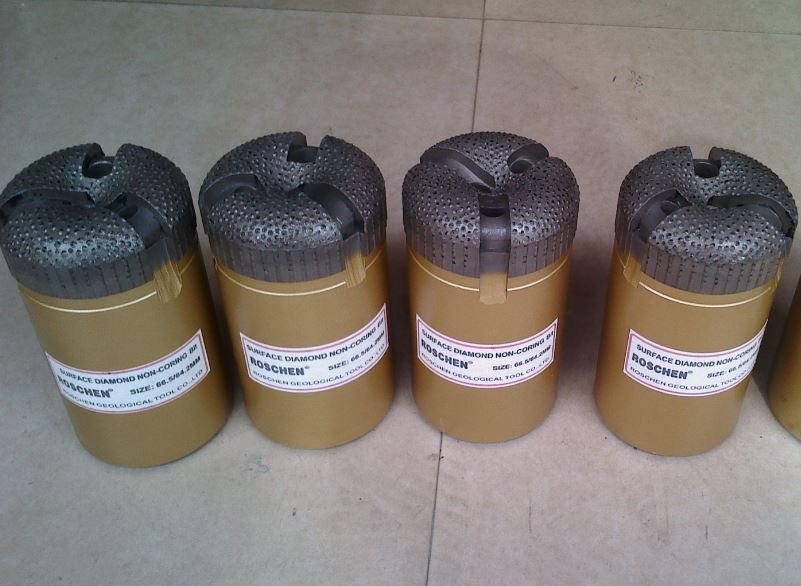 broca de diamante engastada en superficie